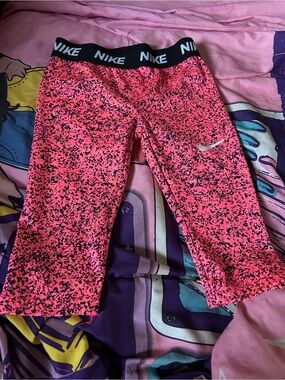 Nike Hot Pink and Black Speckle Performance Capris
